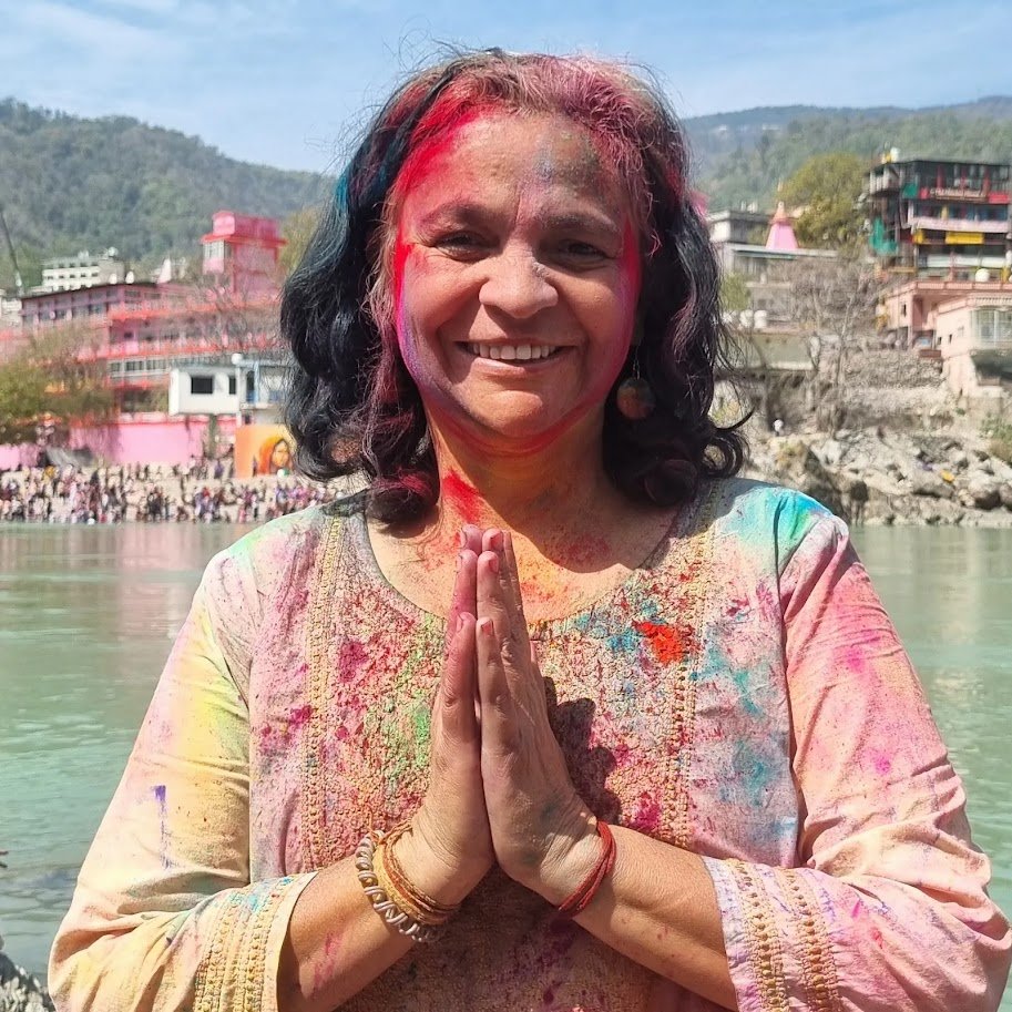 Marcela em vivência espiritual no Kopan Monastery